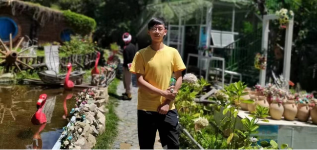 华青高考复读班纪泽林